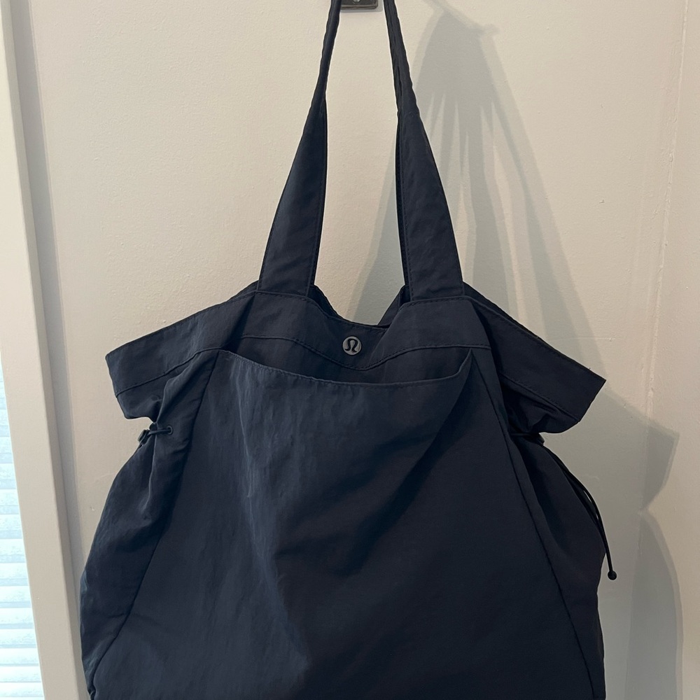 lululemon athletica Black Side-cinching Tote Bag